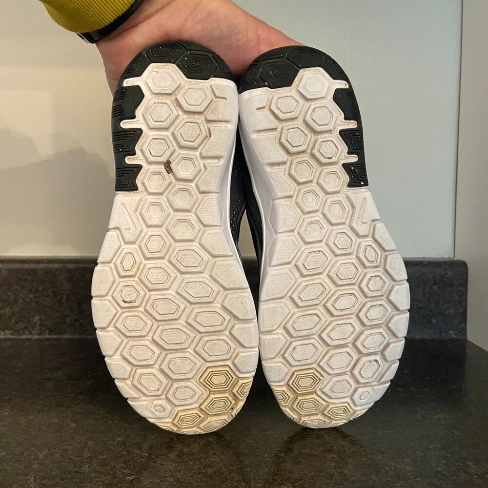 Nike Flex Experience 4 Training Shoes - Size 4Y - Picture 7 of 9